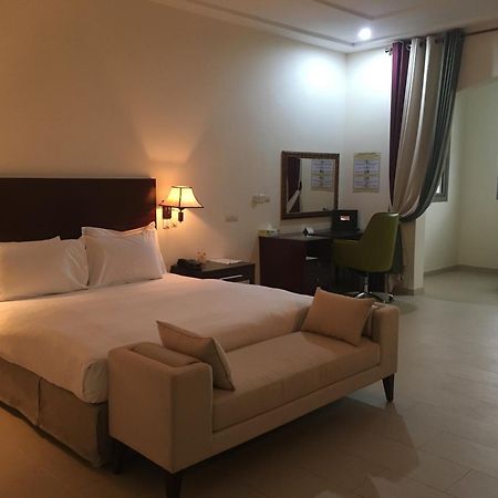 Hotel Sancta Maria Ломе Экстерьер фото