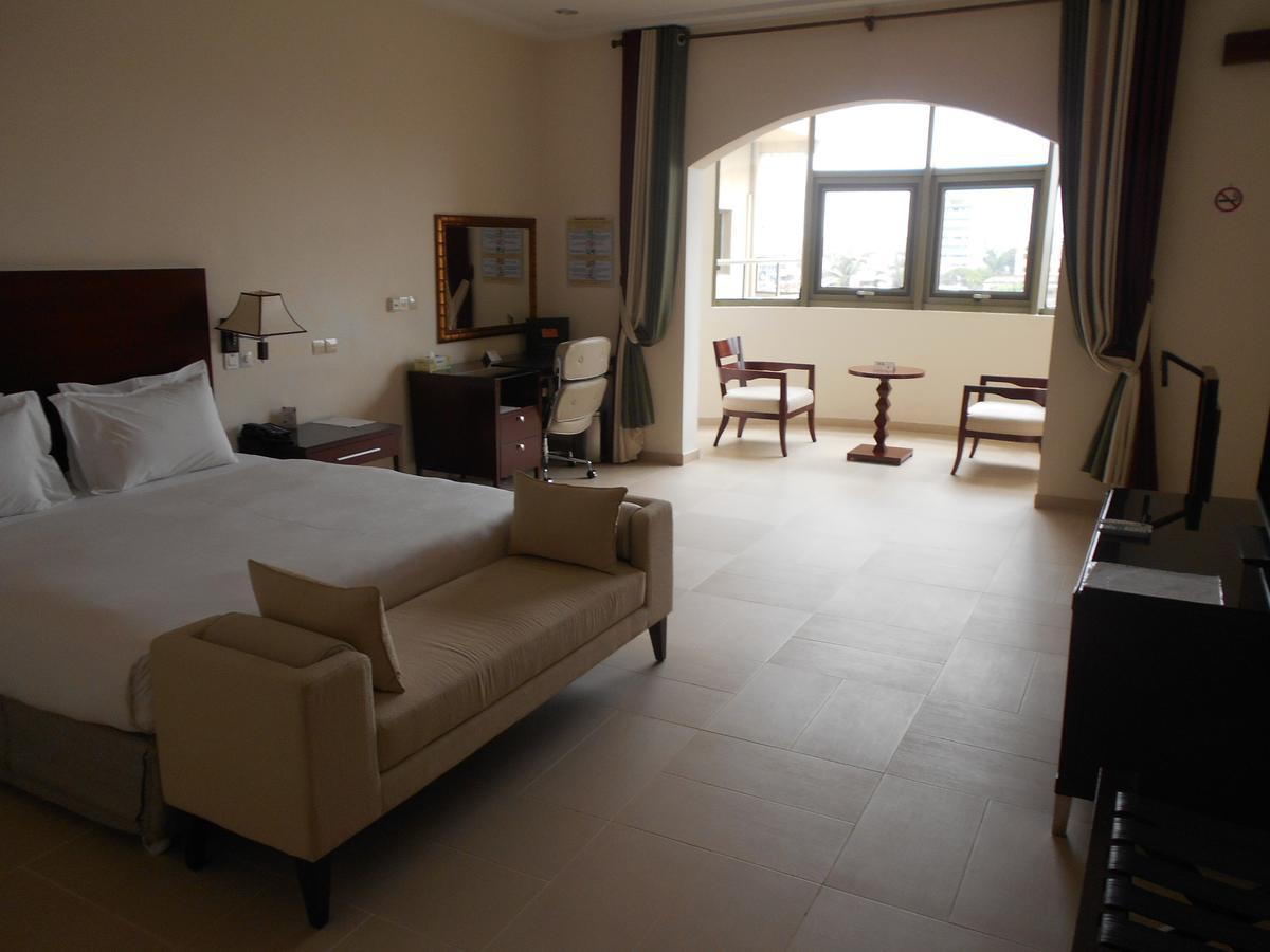 Hotel Sancta Maria Ломе Экстерьер фото